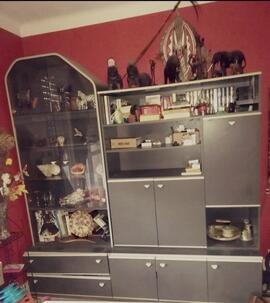 Buffet avec vitrine avec de nombreux rangements