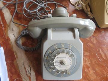 Téléphone (Lot 4)