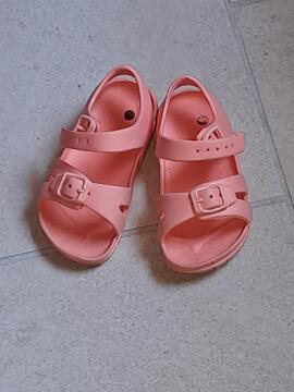 chaussures de piscine taille 25-26