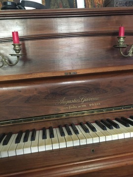 Piano en bois Augustin Gaveau