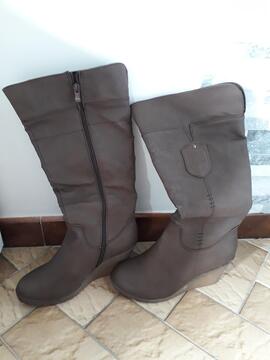 Bottes T39 à restaurer