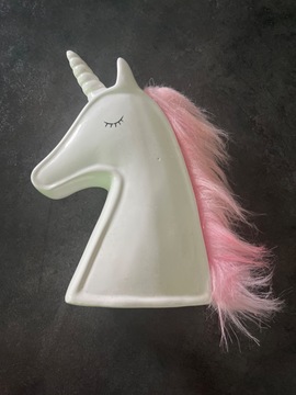 licorne en poterie et poils