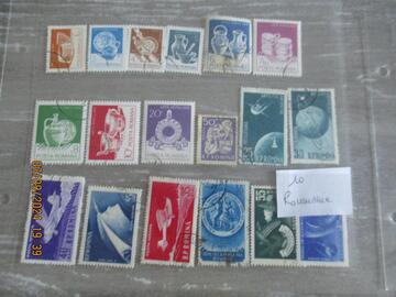 10 - 18 timbres roumanie