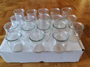 Petits pots en verre