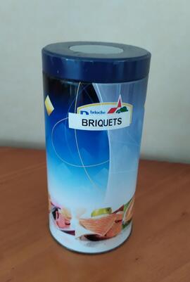 BOITE METALLIQUE POUR LE RANGEMENT DE BRIQUETS