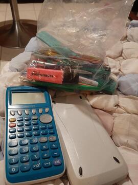 calculatrice casio graph 25+ et lot de stylos...