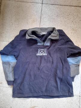 sweat bleu et gris taille 14 ans