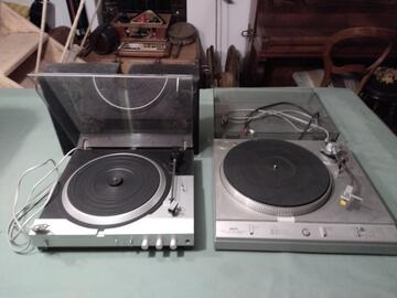 Lot de deux platines vinyles pour piéces