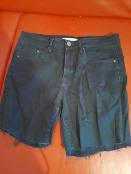 short taille 38 camaïeu coupé