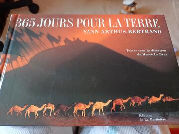 Livre calendrier perpétuel 365 jours pour la Terre