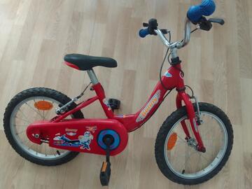 Vélo enfant à réparer