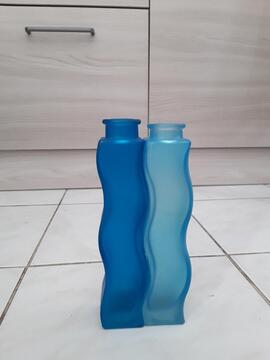 2 petits vases bleus