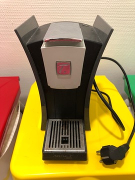 MACHINE À CAFÉ NESPRESSO