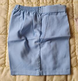 Short court bleu ciel taille 42 33