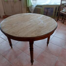 table ronde en bois