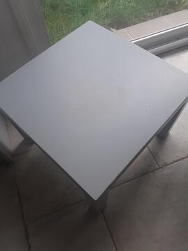 petite table bleue gris