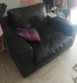 Fauteuil en cuir noir