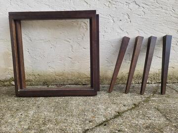 table en bois. dessus verre