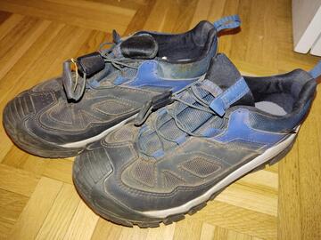 chaussures de marche Decathlon taille 35