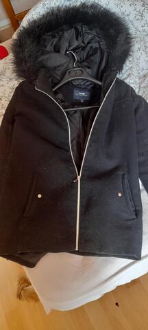 veste hiver noire avec capuche taille 42