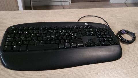 Clavier logitech connectique PS/2