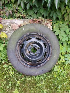 Jante avec pneu MICHELIN 155/70 R 13