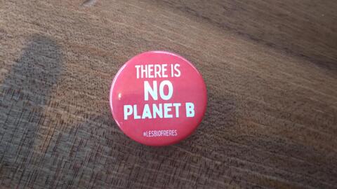 Badge " There is no planet B "