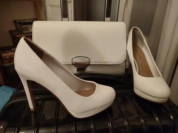 ensemble chaussures a talon + sacoche. blanc