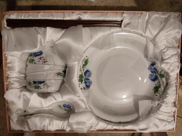 set vaisselle chinoise 6 pieces. toujours sous emballage