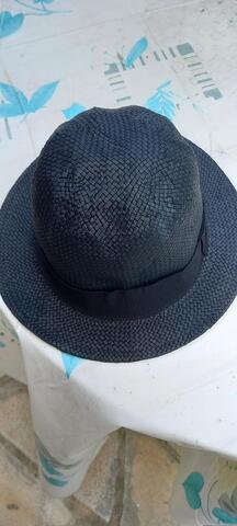 joli chapeau noir