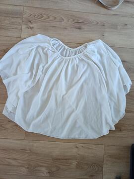 Haut blanc taille entre m et l