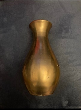 vase doré