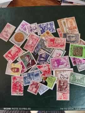 gros lot timbres Maroc..