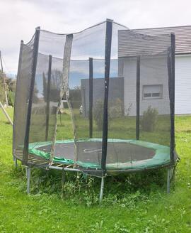 Trampoline et balançoire