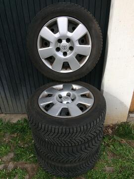 4 roues équipées pneu neige 205/55/R16 pour AURIS ou similaire