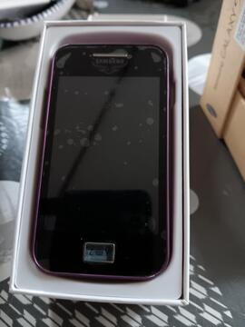 smartphone Samsung violet