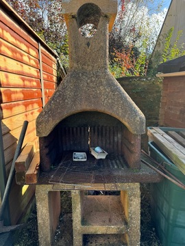 barbecue extérieur de jardin en brique