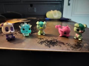 Lot de 6 figurines Hatchimals