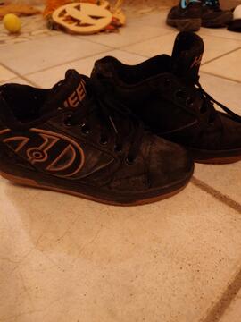 chaussures à roulettes heelys 34