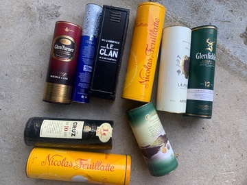 jolies Boîtes métalliques de whiskies et autres