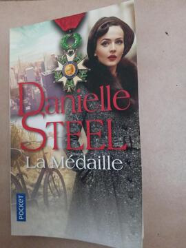 Livre Danielle Steel : La Médaille