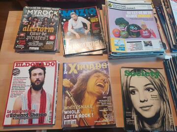 Magazine rock + geo + journaux en masse