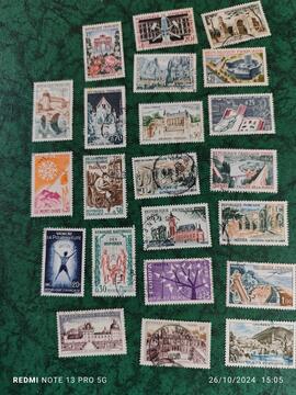 lot unique 22 timbres N'francs..26/10