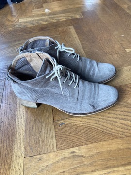 chaussures minelli 39 trouées