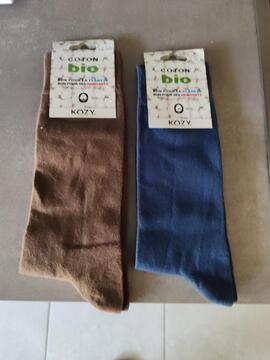 deux paires de chaussettes neuves