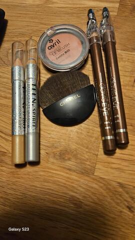 Articles de maquillage