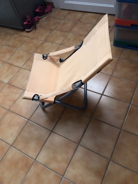 fauteuil enfant pliable + table en bois pliable