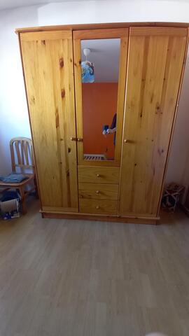 Armoire en pin