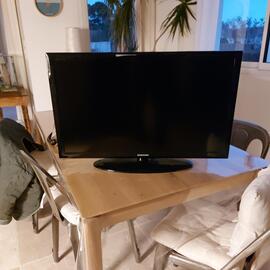 Tv écran plat 80cm