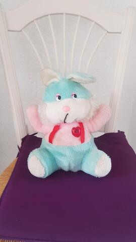 Peluche lapin coloré